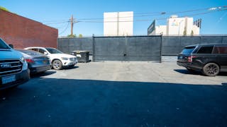 Exposed Brick Room for Photo shoot, Gallery space or Podcast - Image 3