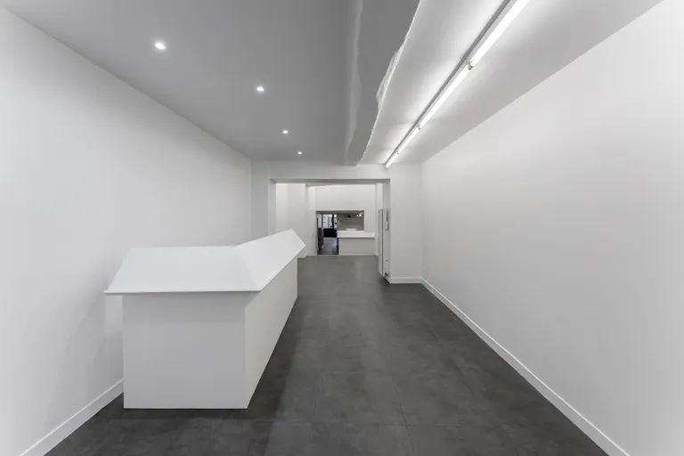 Stylish Le Marais Boutique - Image 1
