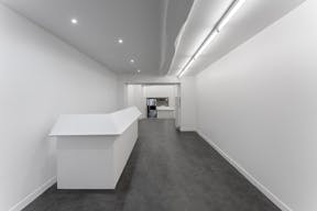 Stylish Le Marais Boutique - Image 1