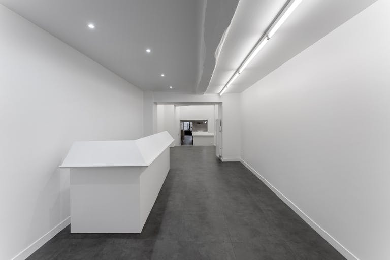 Stylish Le Marais Boutique - Image 1