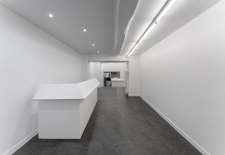 Stylish Le Marais Boutique - Image 1