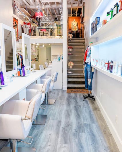 Hair Salon Chair Rental, Fully Equipped, Daily or Monthly - Image 2