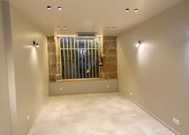 Boutique éphémère idéale dans le bas Marais - Image 1