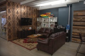 Modern Creative Space Available - Image 7