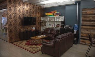 Modern Creative Space Available - Image 7