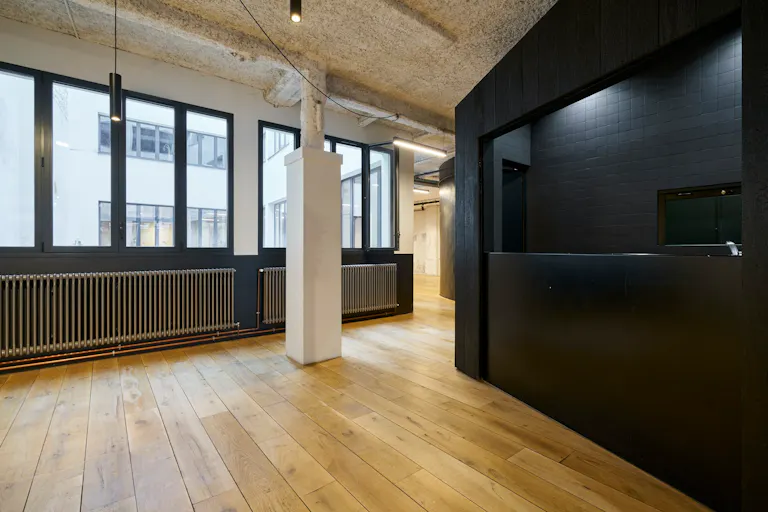 Entire art gallery in Le Marais, Paris - Image 2