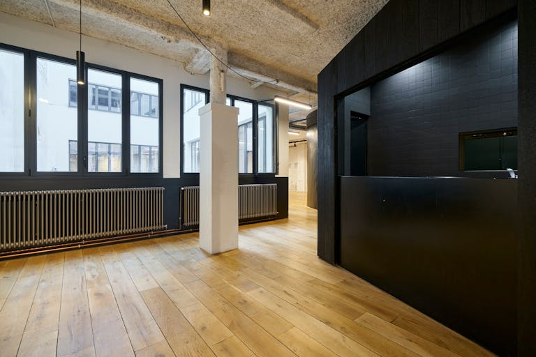 Entire art gallery in Le Marais, Paris - Image 2