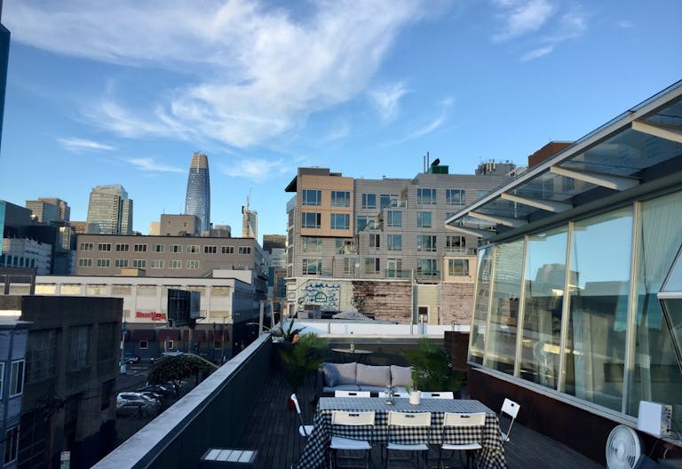 Modern 3rd level SOMA Building with Rooftop View/ The Anomalous - Image 2