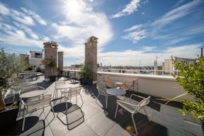 Private floor in Champs-�lys�es - Image 3