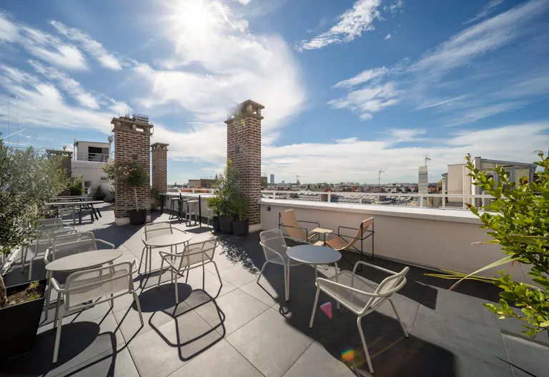 Private floor in Champs-�lys�es - Image 3