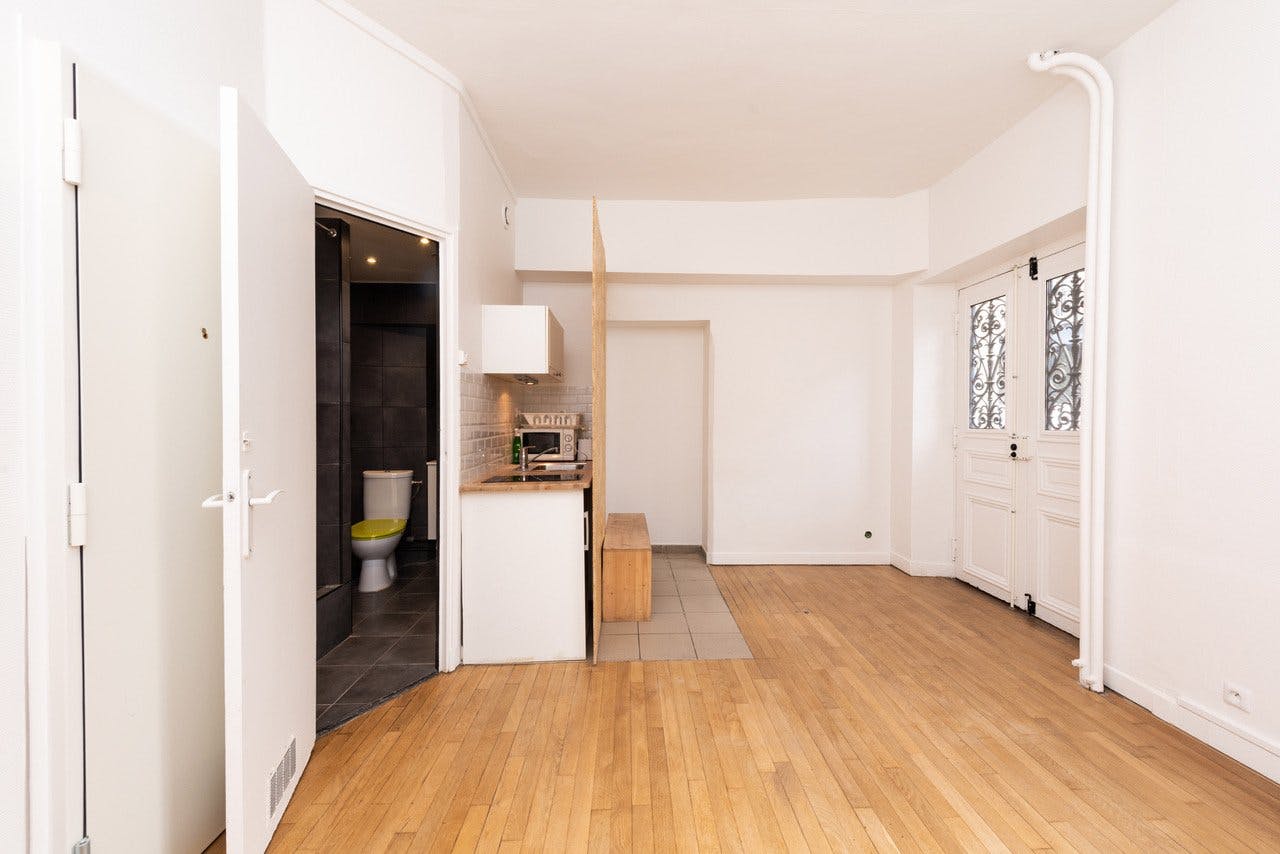 Compact Showroom in the Upper Marais, Paris