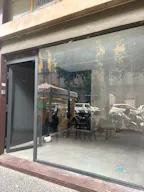 Spazio pop-up perfetto nella zona turistica e centrale di Napoli - Image 1
