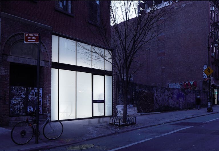 Light filled split level Storefront in the heart of Manhattan (with high ceilings and multiple rooms) - Image 0