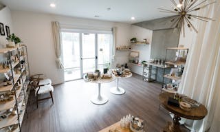 Unique Space in Trendy St. Elmo District - Image 9