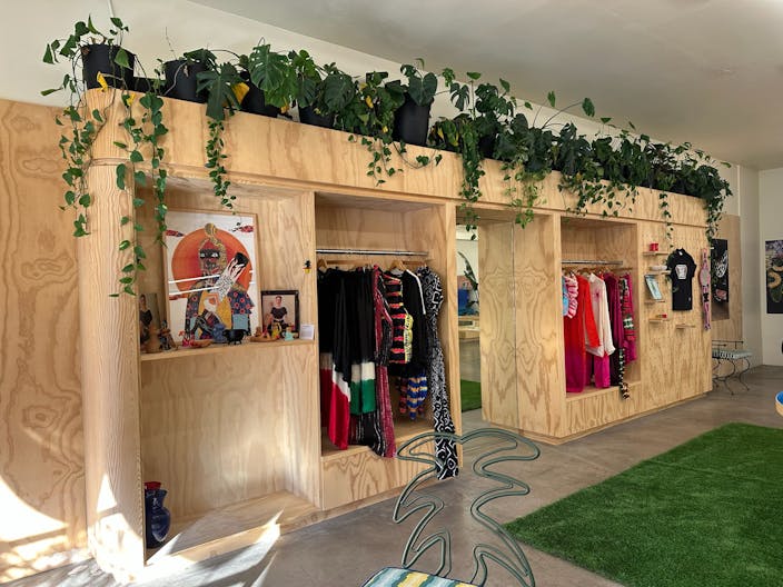 Large Retail Storefront/Commercial Event Space with Back Office Located in the Heart of Melrose and Fairfax Shopping District - Image 4