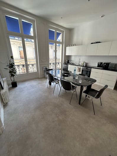 Sublime appartement haussmanien au coeur du 8�me arrondissement - Image 3