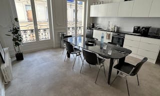 Sublime appartement haussmanien au coeur du 8�me arrondissement - Image 3