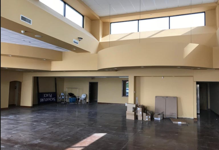 Multi- Use space in a Retail Center - Image 2