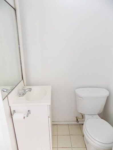 Renovated Brooklyn Storefront in New Lot - Image 3