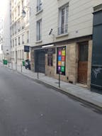 Creative Le Marais Retail Space - Image 25