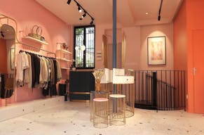 Charming Boutique in Le Marais - Image 1
