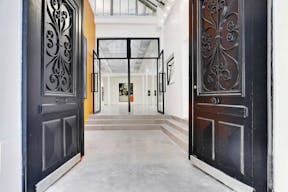 Magnifique showroom avec un grand espace de plein pied dans le Marais - Image 3