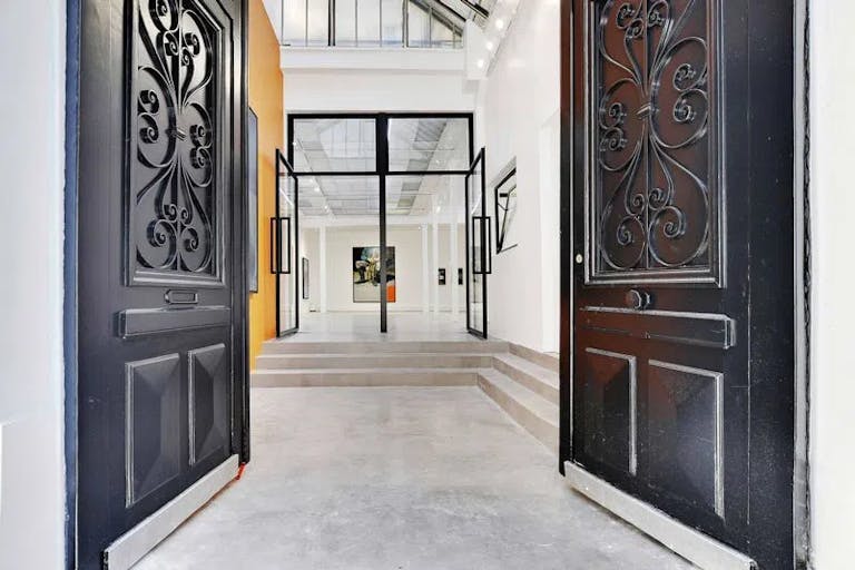 Magnifique showroom avec un grand espace de plein pied dans le Marais - Image 3