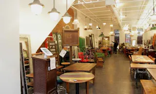 Retail venue on Bowery - Image 12