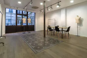 Showroom, popup store on rue de Turenne - Image 10