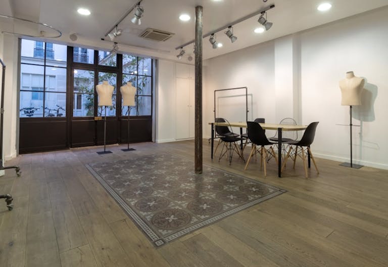Showroom on rue de Turenne - Image 1