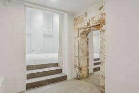 Espace showroom / �v�nement : verri�re, volume et design �pur� - Image 7