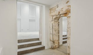 Espace showroom / �v�nement : verri�re, volume et design �pur� - Image 7