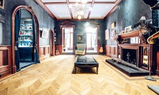 Stunning Mansion in West Village - Image 0