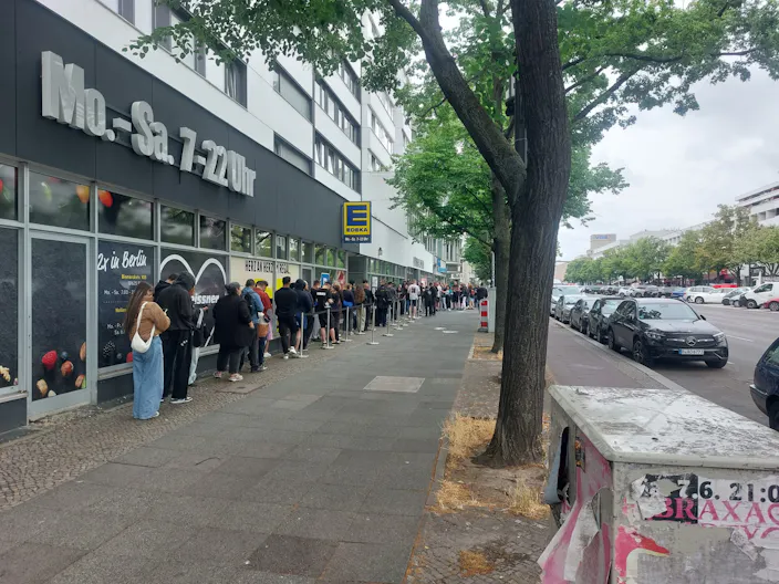Pop-Up Space Near Deutsche Oper, Charlottenburg - Image 0