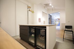 Espace atypique avec cour privative � R�publique / Canal Saint-Martin - Image 5