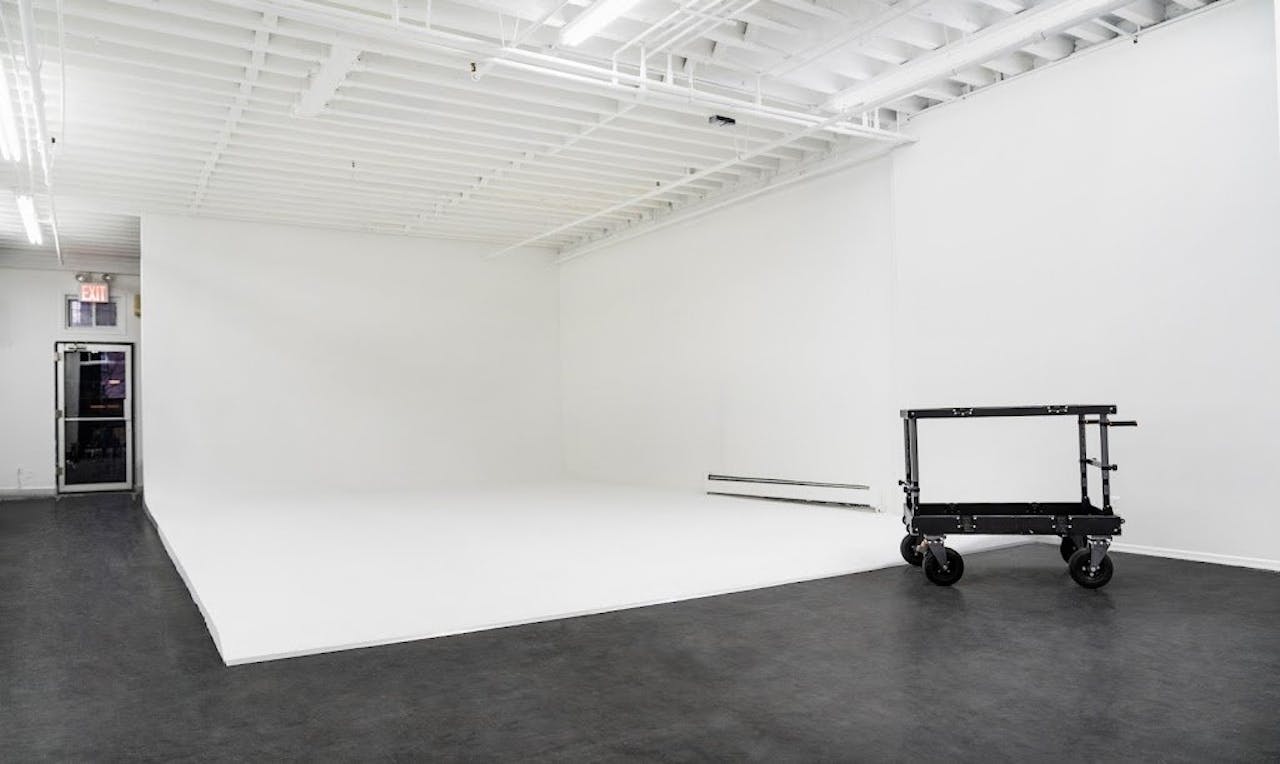 Trendy NYC Photography Studio - Image 1