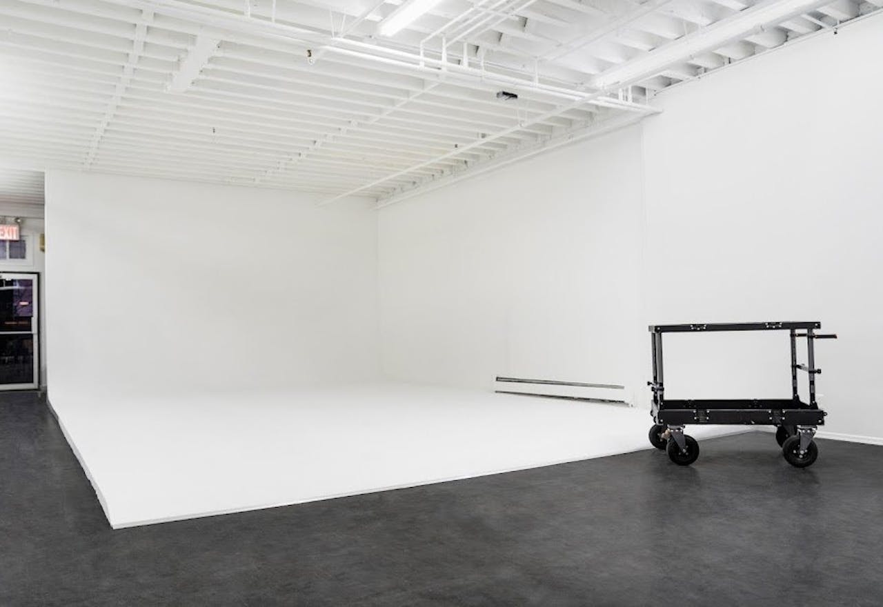 Trendy NYC Photography Studio - Image 1