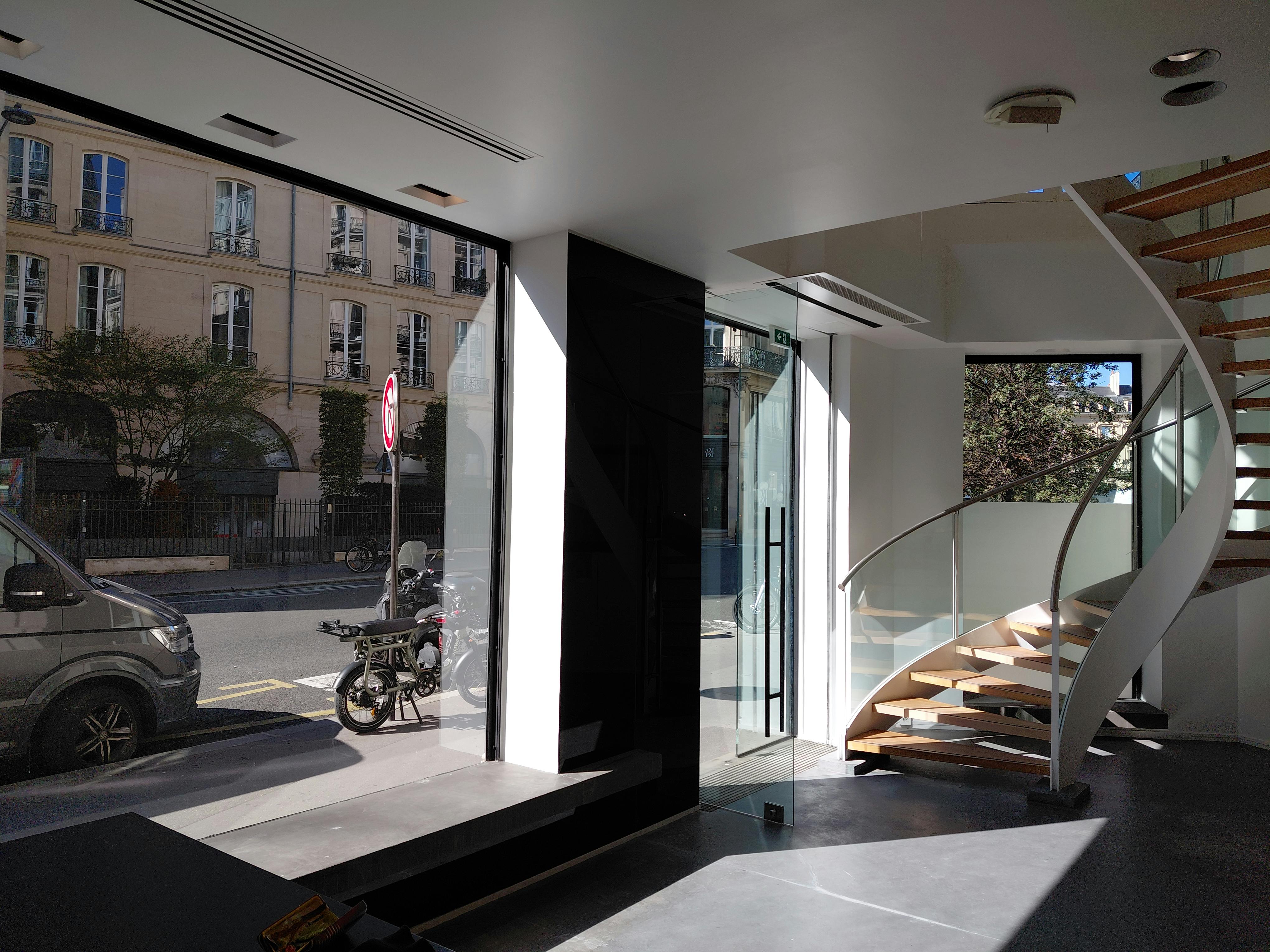 Corner Boutique on Rue Étienne Marcel and Rue du Louvre