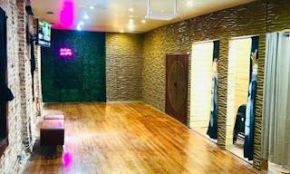 Versatile Loft In The Heart Of The City - Image 2