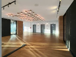 Sun-Drenched, Sleek Industrial Space in DUMBO - Image 3