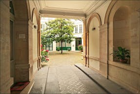 Premium Space In R�publique - Image 23