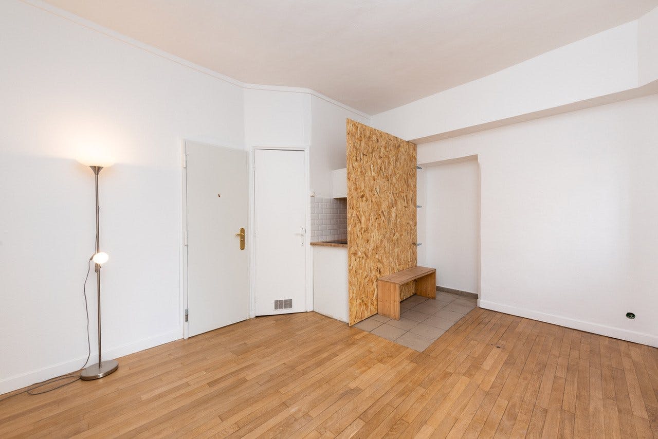 Compact Showroom in the Upper Marais, Paris