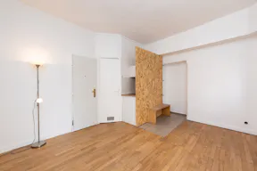 Little Showroom in Le Marais - Image 2