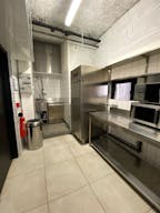 Entire art gallery in Le Marais, Paris - Image 22