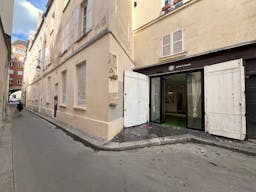 Superbe showroom au coeur de St Germain - Image 6