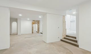 Espace showroom / �v�nement : verri�re, volume et design �pur� - Image 10