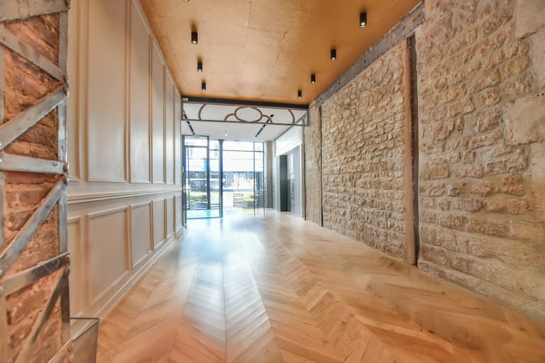 Event Showroom & Boutique in Haut Marais - Image 1