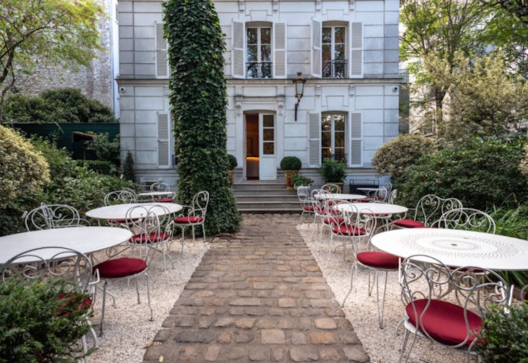 Château Showroom in Montmartre - Image 2