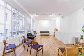Rue de Turenne Corner Pop Up Boutique - Image 14