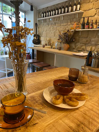 Café Boutique Ephémère in Montmartre - Image 2